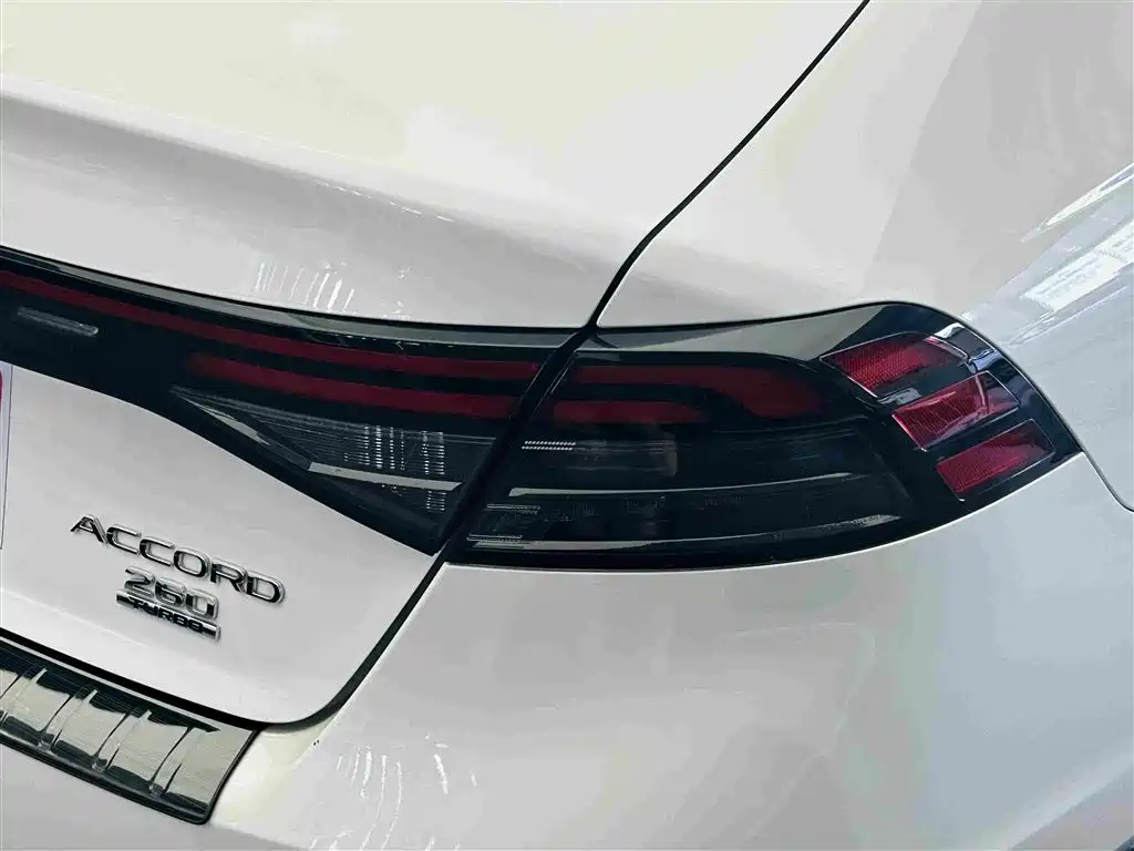 Honda Accord 2023 — фото 12