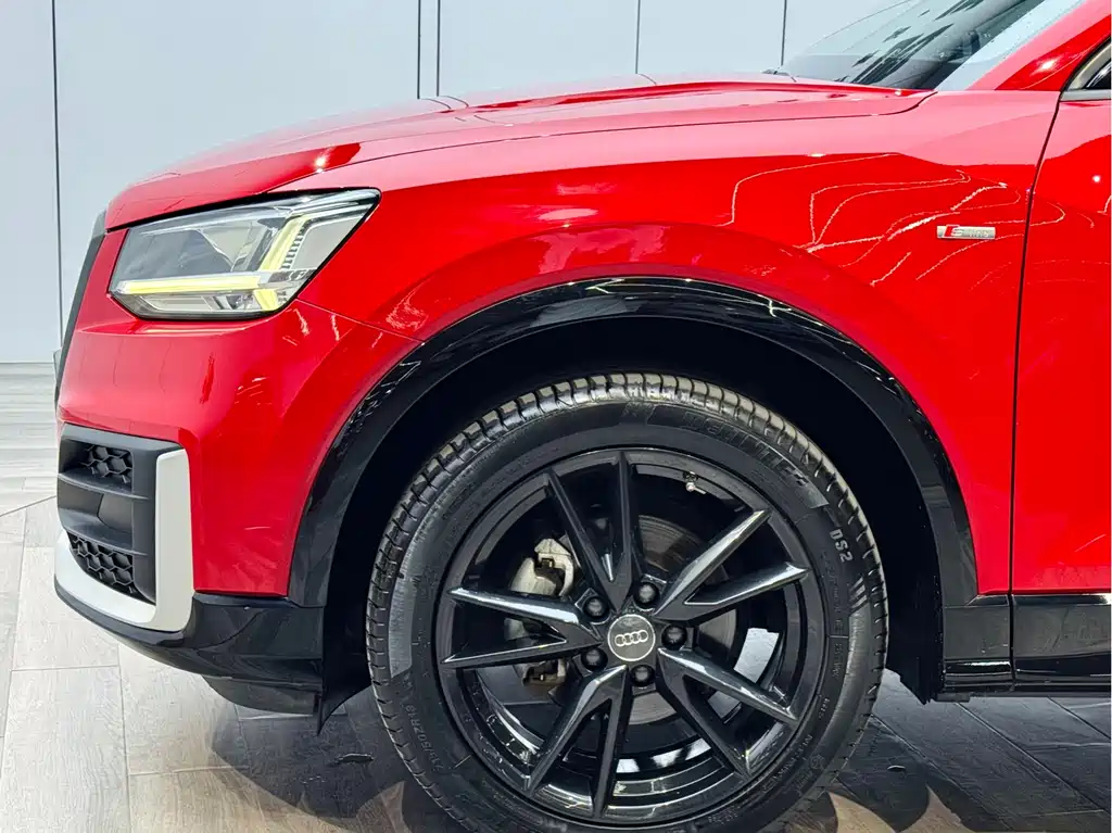 Audi Q2L 2019 — фото 25