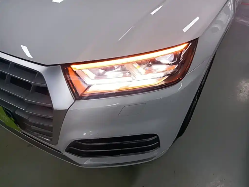 Audi Q5L 2021 — фото 24