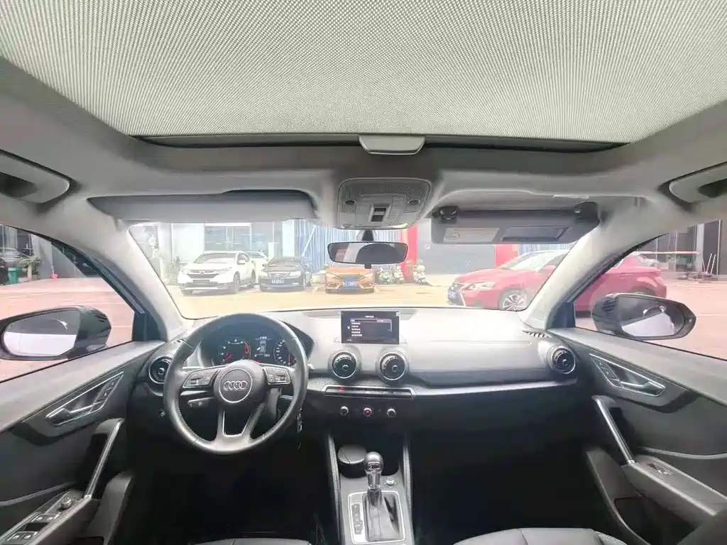 Audi Q2L 2019