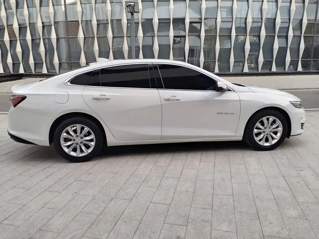 Chevrolet Malibu XL 2021 — фото 18