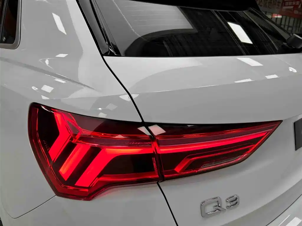 Audi Q3 2023 — фото 19