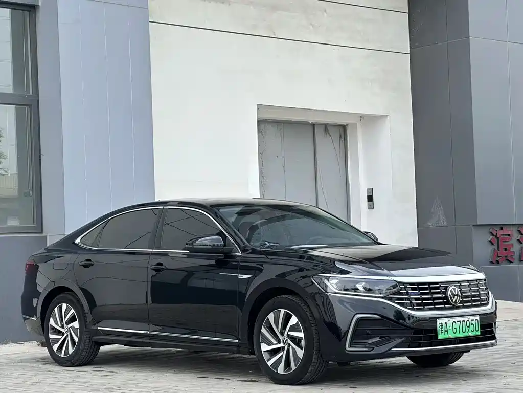 Volkswagen Passat PHEV 2024 — фото 3