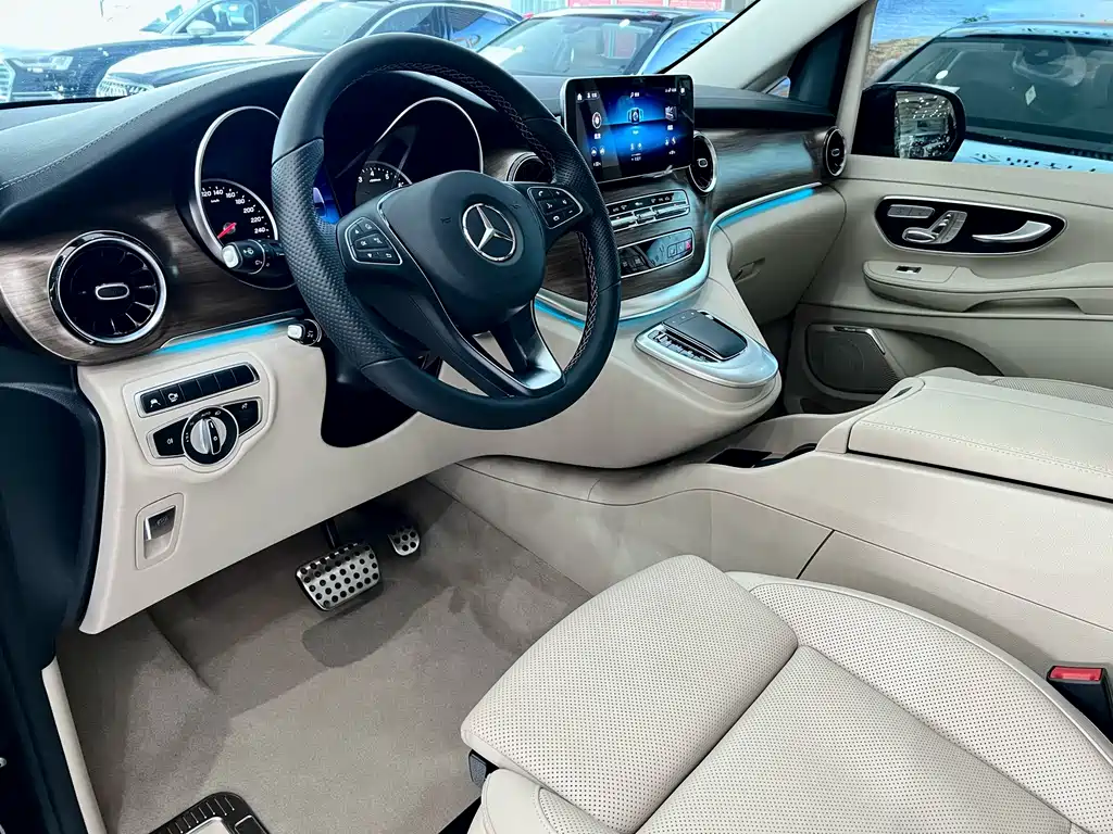 Mercedes-Benz V-Class 2023
