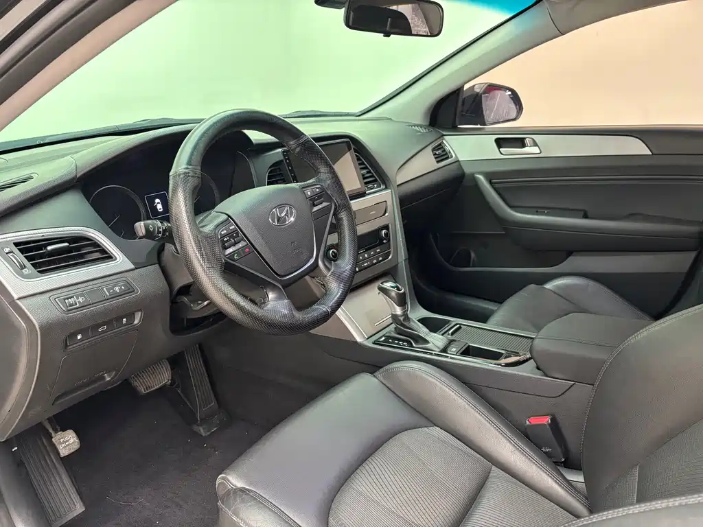 Hyundai Sonata 2017 — фото 11