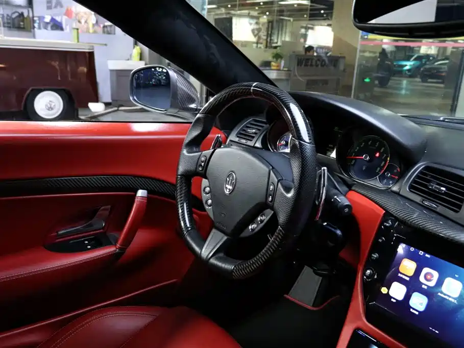 Maserati GranTurismo 2018 — фото 17