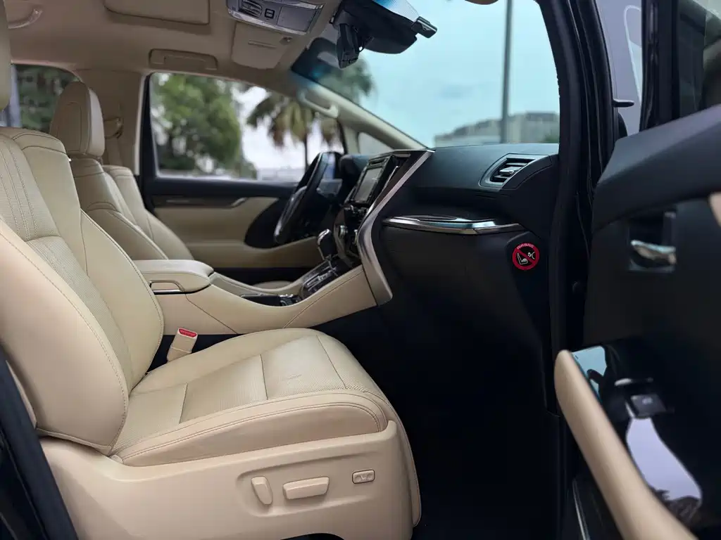 Toyota Vellfire 2020 — фото 15