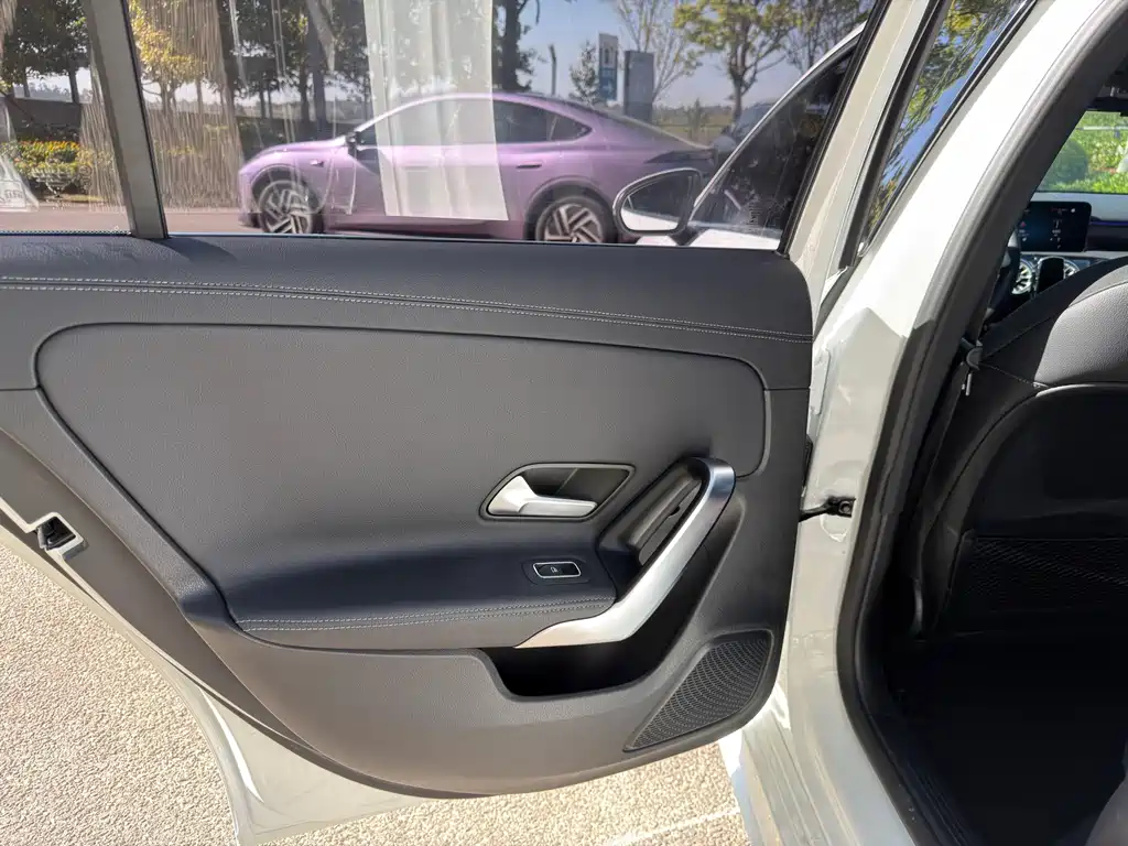 Mercedes-Benz A-Class 2023 — фото 25