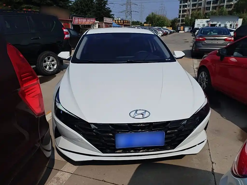 Hyundai Elantra 2023
