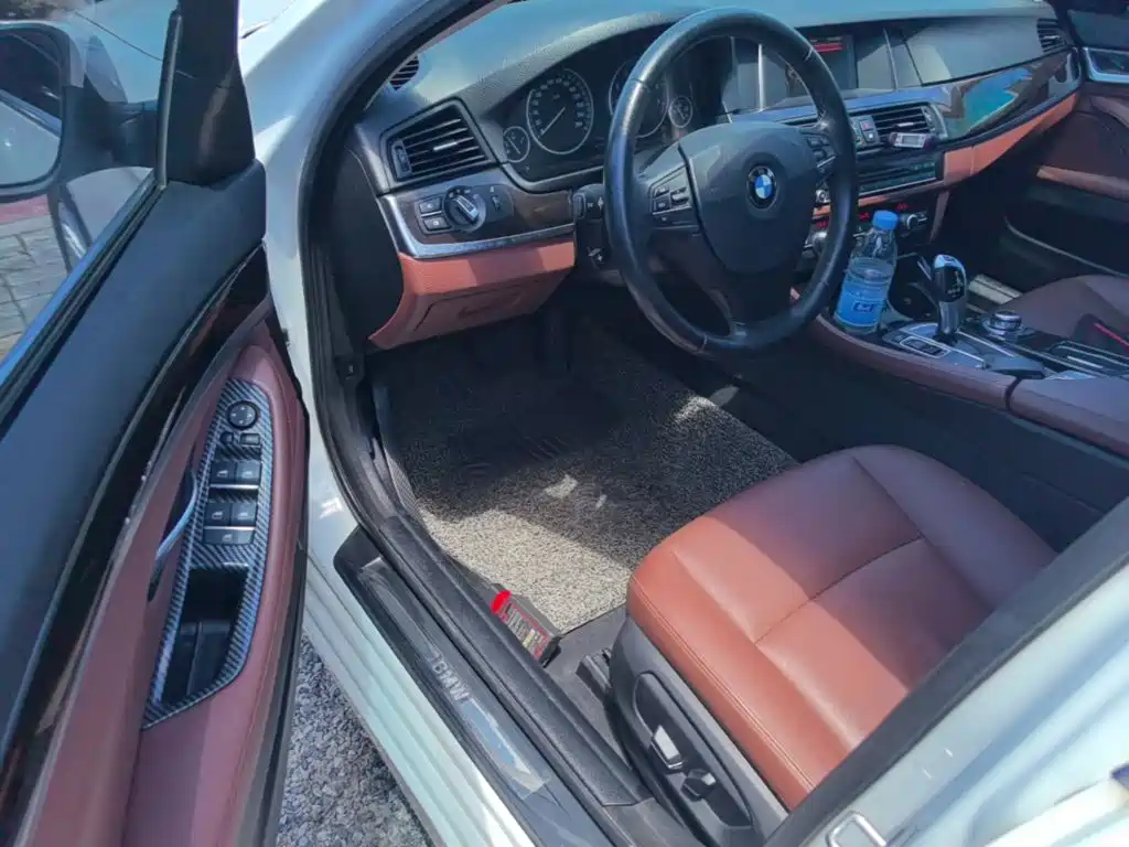 BMW 5 Series 2016 — фото 16