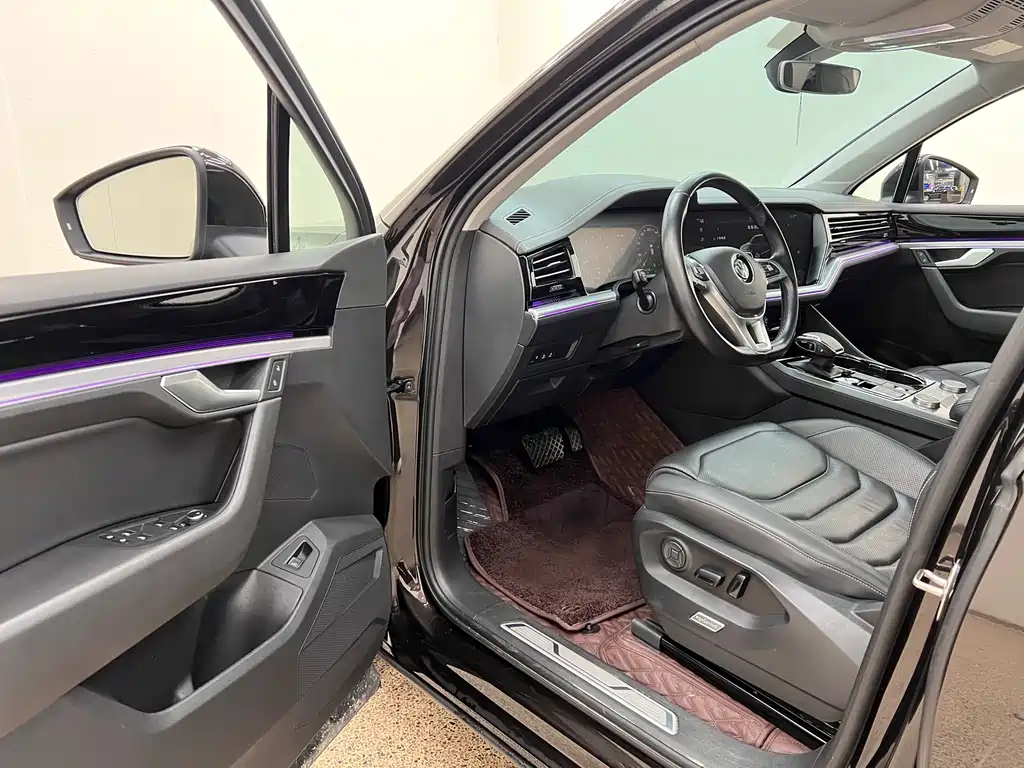 Volkswagen Touareg 2019 — фото 13
