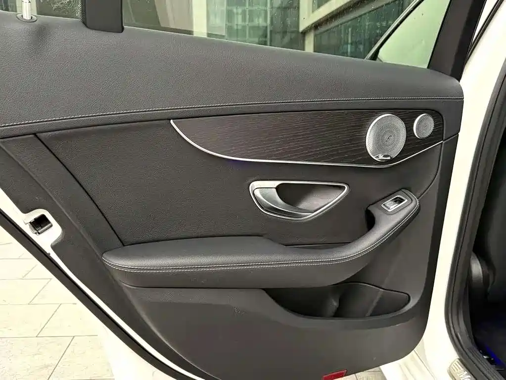 Mercedes-Benz C-Class 2021