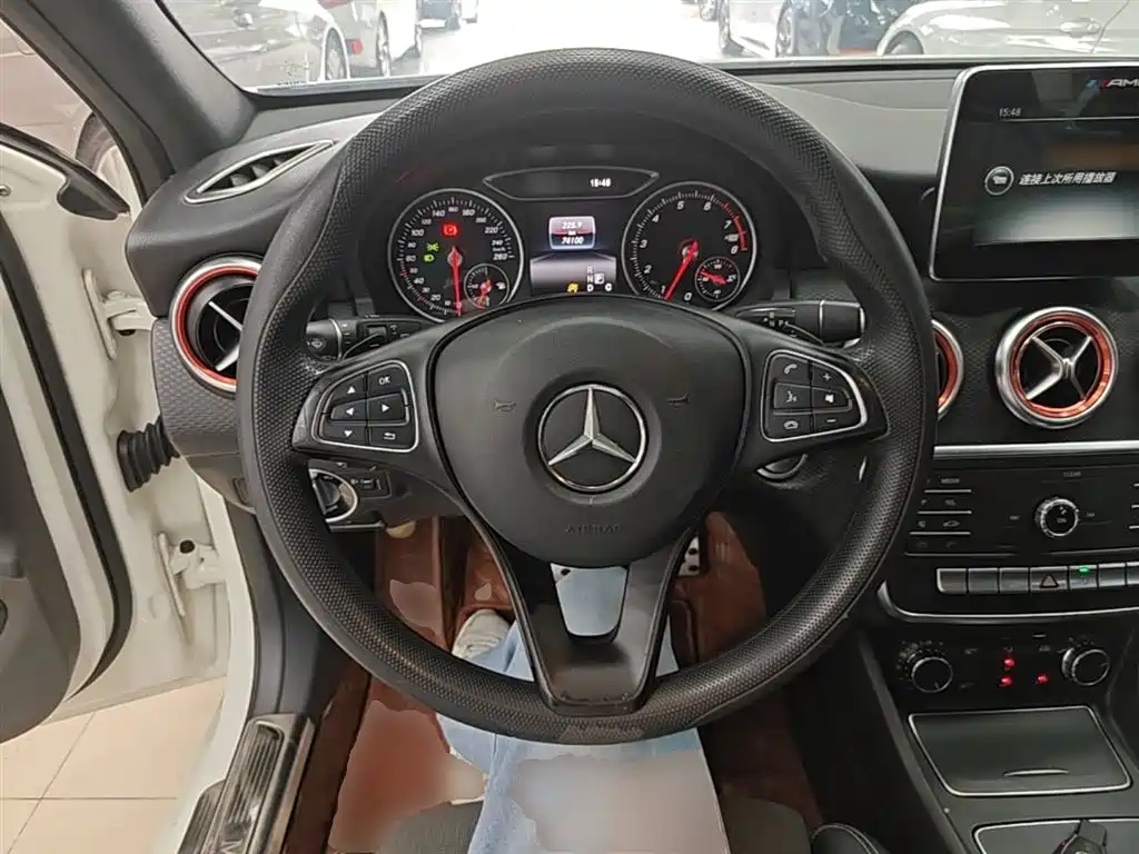 Mercedes-Benz A-Class 2016 — фото 11