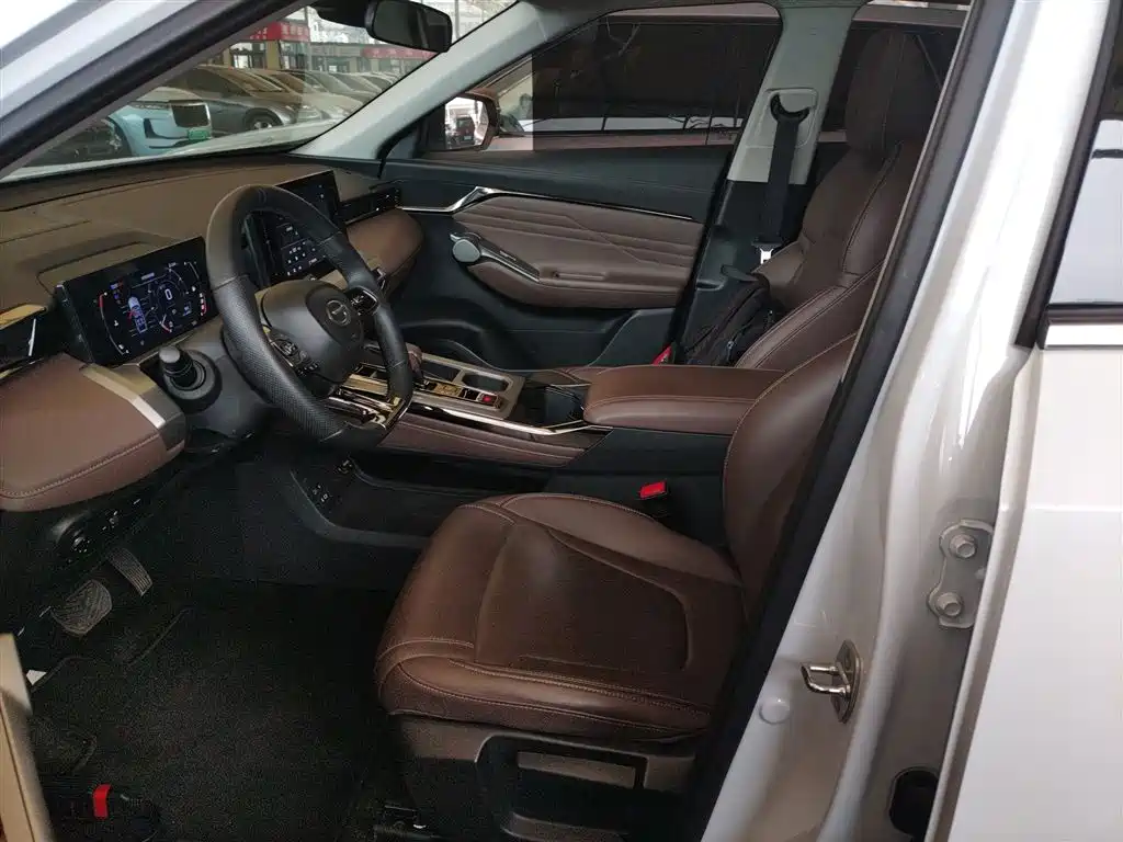 GAC Motor Trumpchi GS4 2024 — фото 11