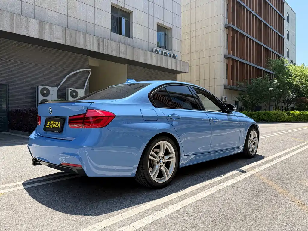 BMW 3 Series 2019 — фото 19