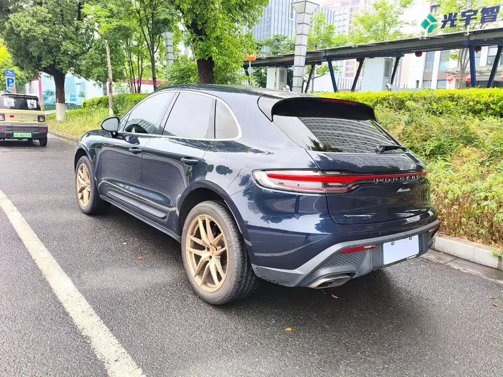 Porsche Macan 2023 — фото 7