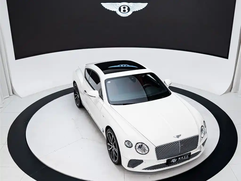 Bentley Continental 2022 — фото 18