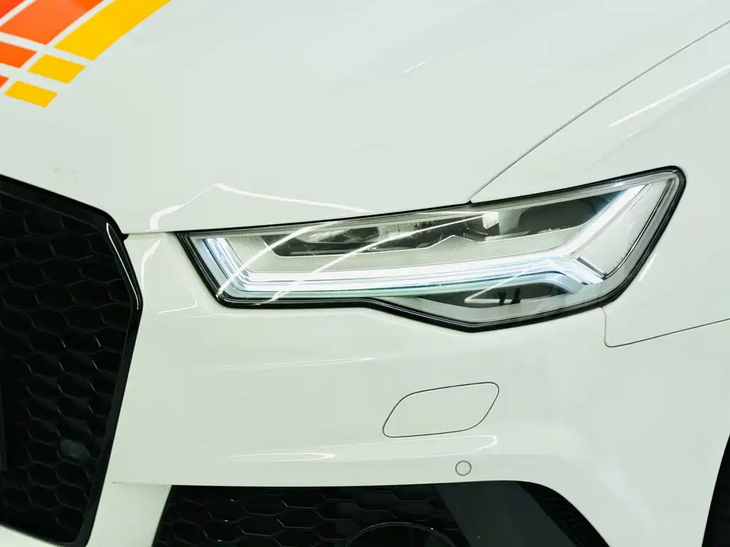 Audi RS 6 2017 — фото 18