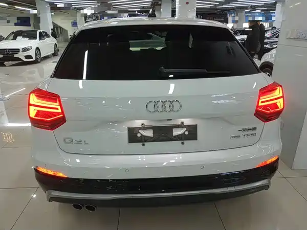 Audi Q2L 2018