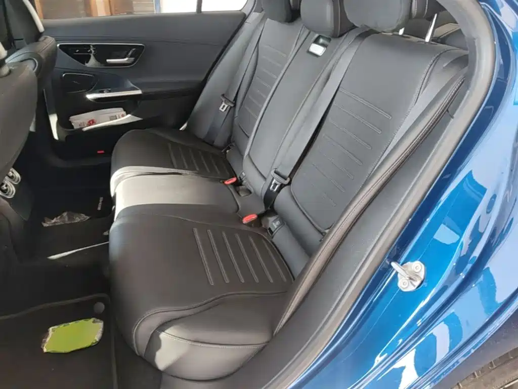 Mercedes-Benz C-Class 2023 — фото 17