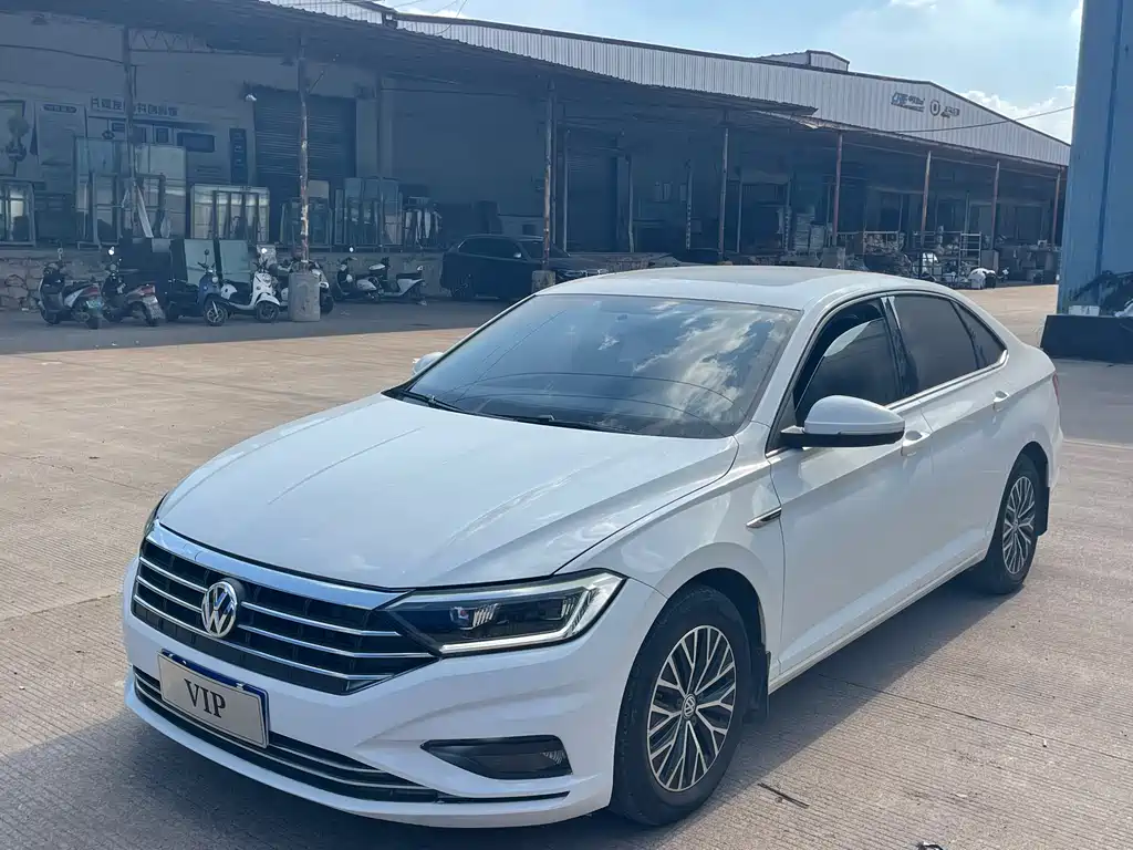 Volkswagen Sagitar 2021