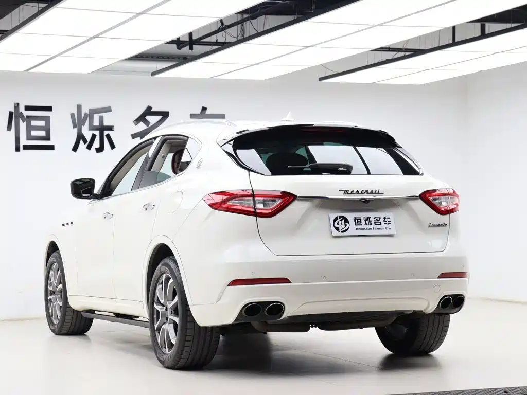 Maserati Levante 2018 — фото 26