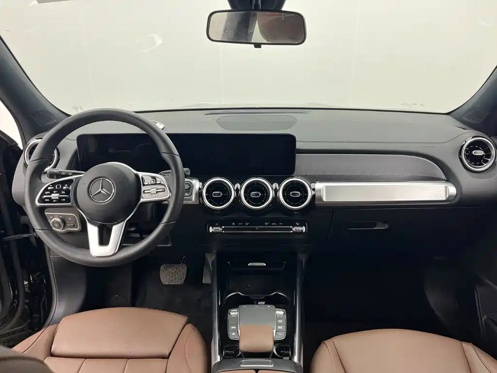 Mercedes-Benz GLB 2023