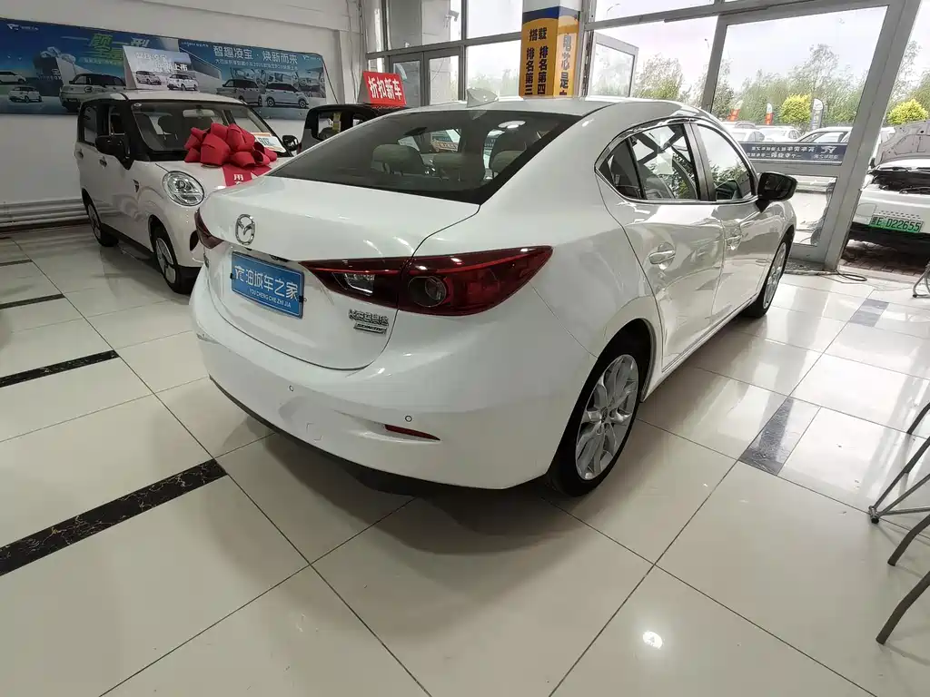 Mazda 3 Axela 2015