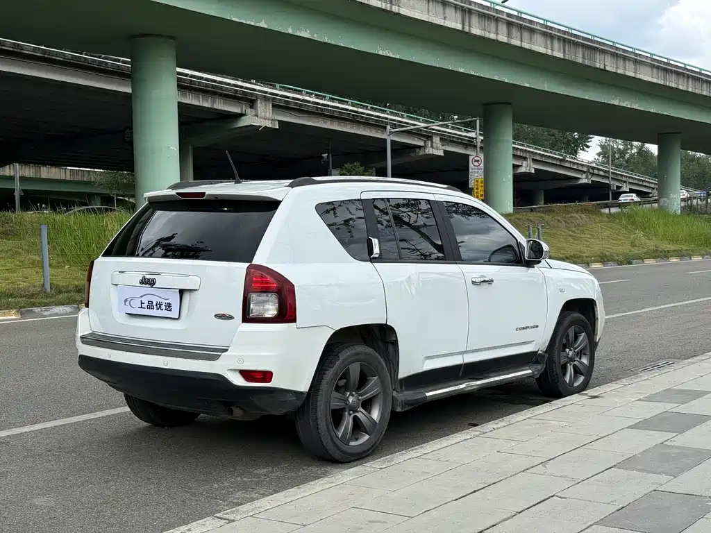 Jeep Compass 2015 — фото 26