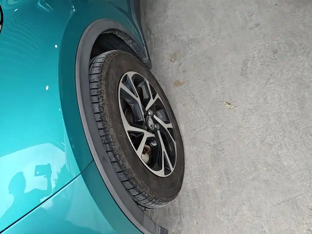 Toyota C-HR 2019 — фото 25