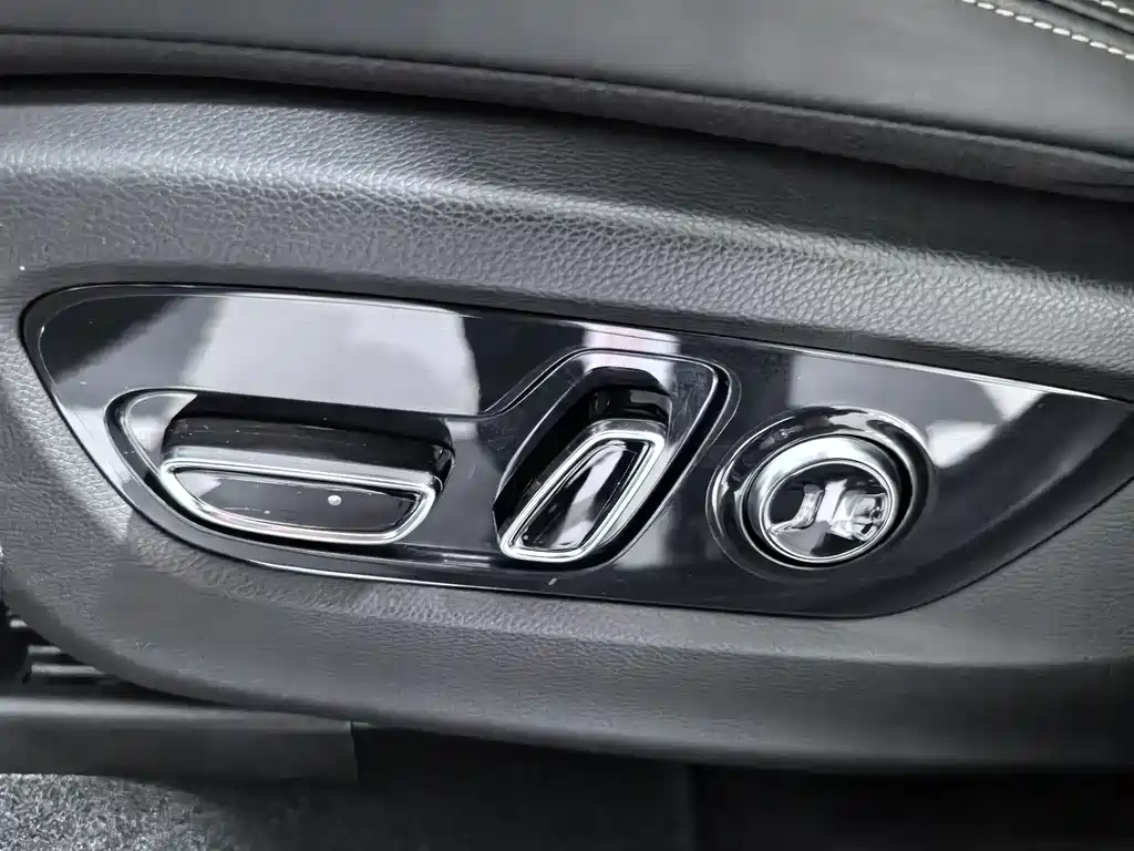 GAC Motor Trumpchi GS8 2023 — фото 6