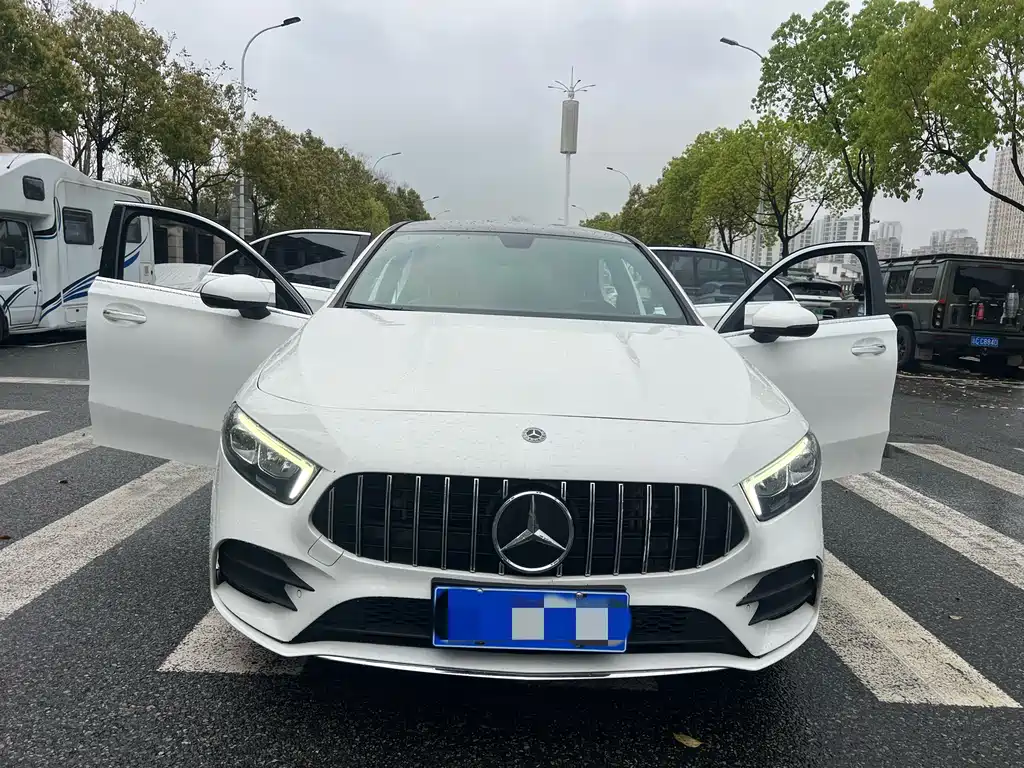 Mercedes-Benz A-Class 2022 — фото 9