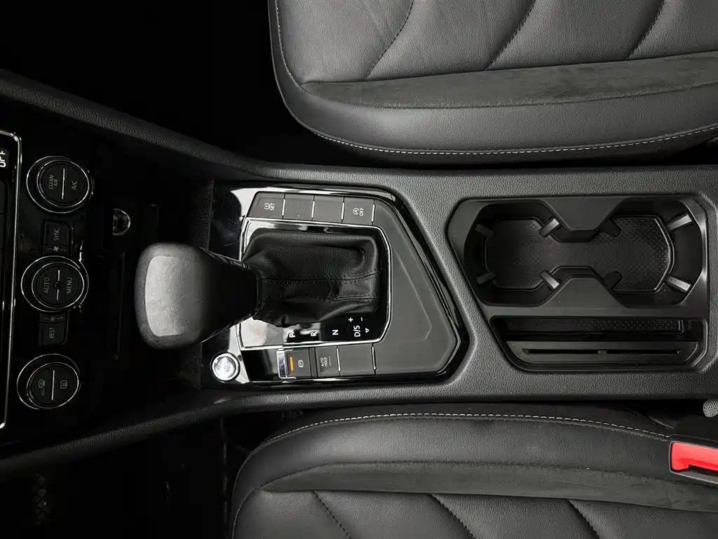 Volkswagen Tiguan L 2020 — фото 13