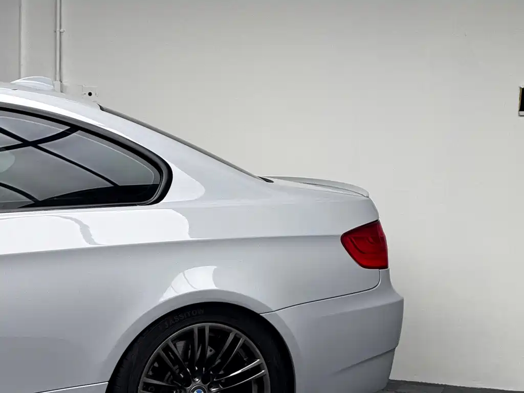 BMW M3 2011 — фото 4