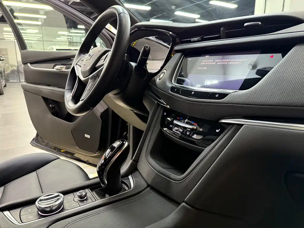 Cadillac XT5 2021 — фото 14