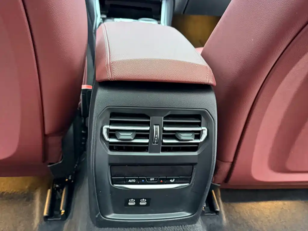 BMW 3 Series 2023 — фото 13