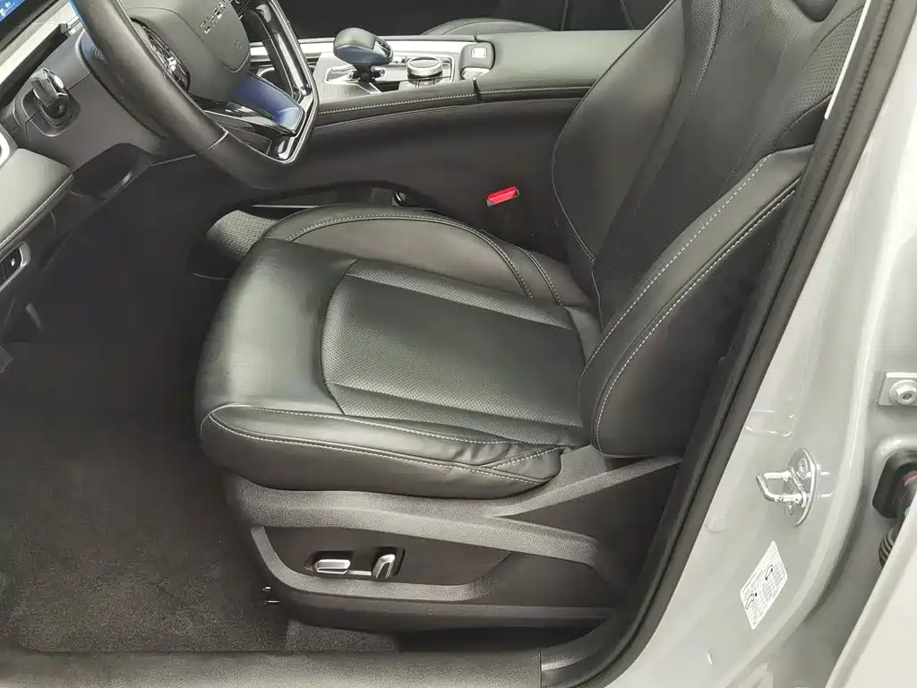 Chery Tiggo 8 PRO New Energy 2023 — фото 20