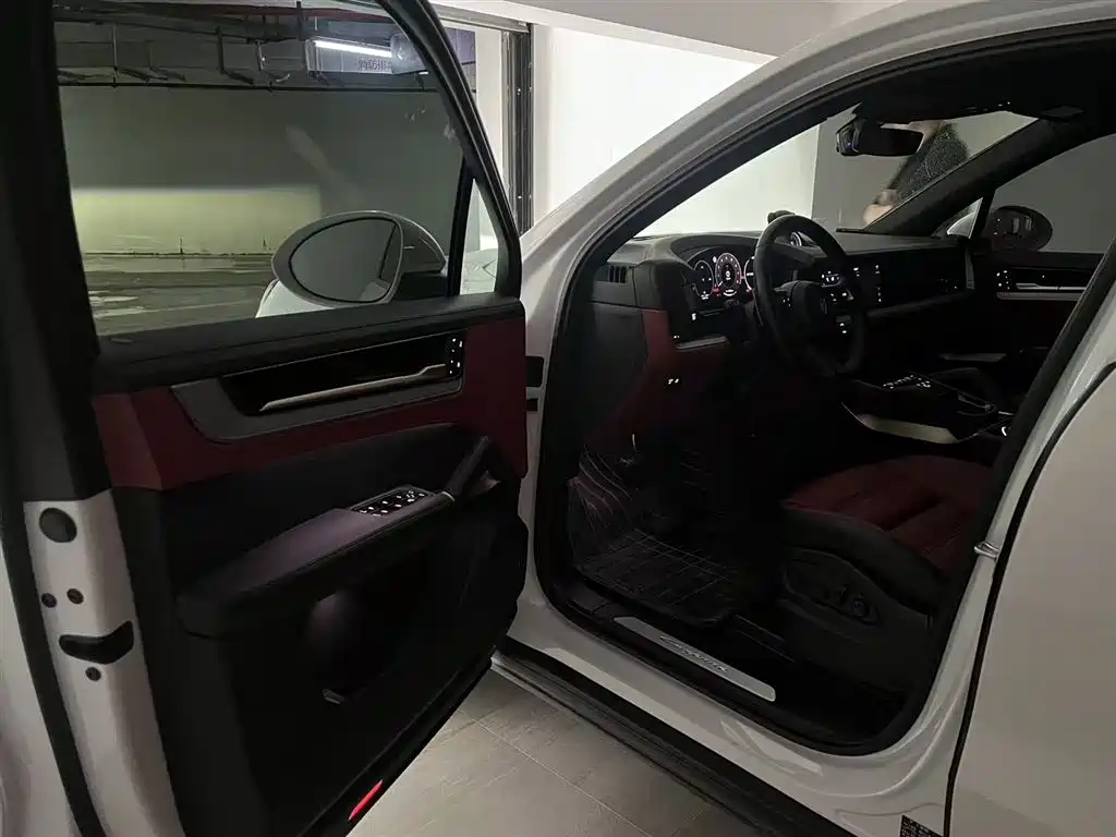 Porsche Cayenne 2024