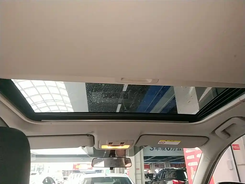 Toyota RAV4 2016 — фото 18