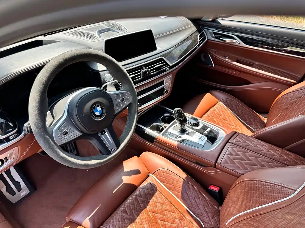 BMW 7 Series 2020 — фото 25