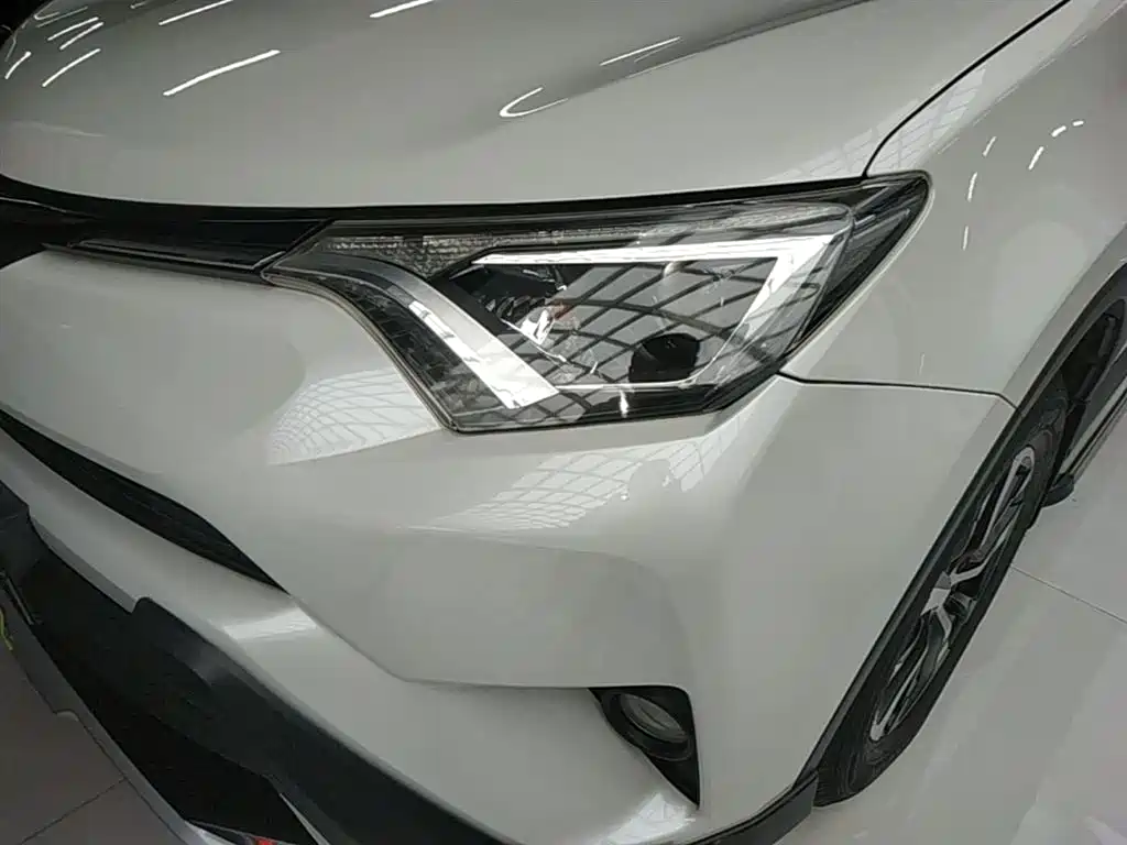 Toyota RAV4 2016 — фото 24