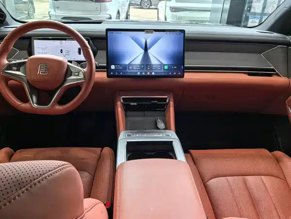 BYD Tang L 2025
