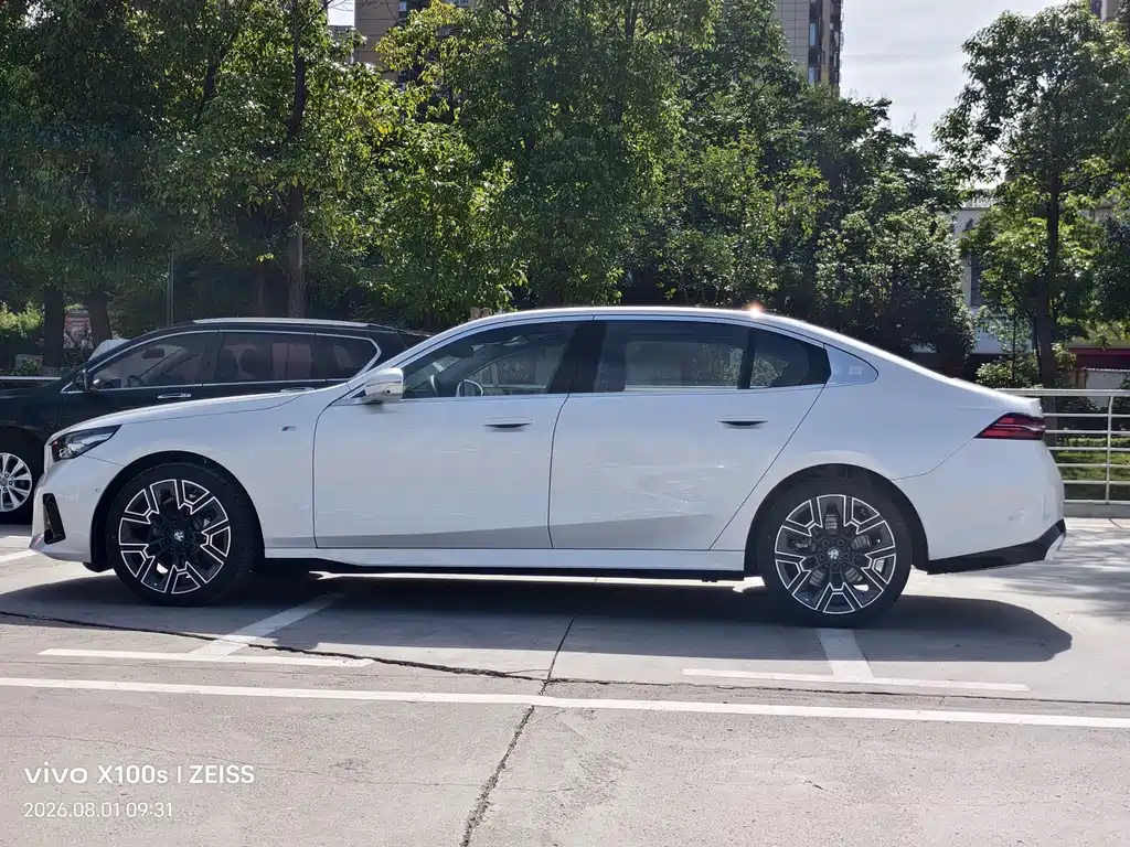 BMW 5 Series 2026