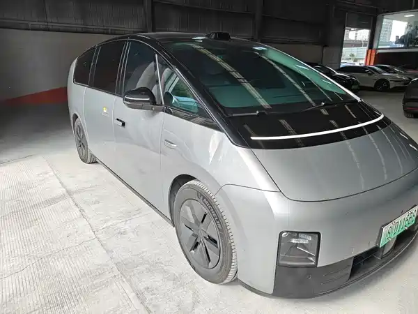Li Auto MEGA 2024