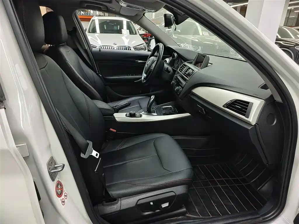 BMW 1 Series 2015 — фото 11