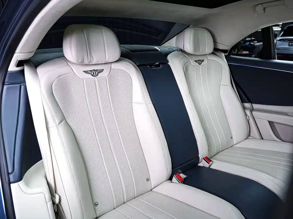 Bentley Flying Spur 2021 — фото 19