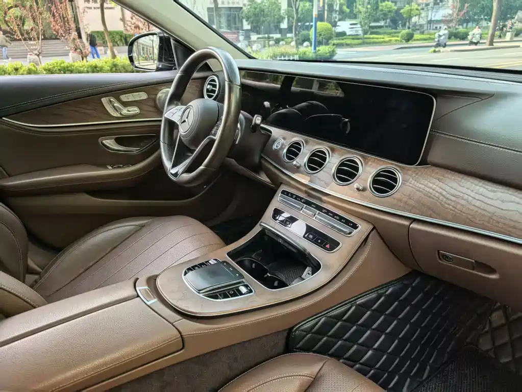 Mercedes-Benz E-Class 2021 — фото 10