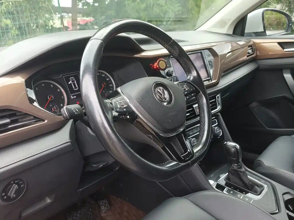 Volkswagen Tharu 2019