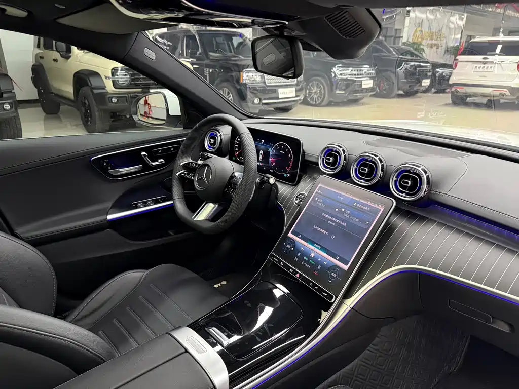 Mercedes-Benz C-Class 2023 — фото 20