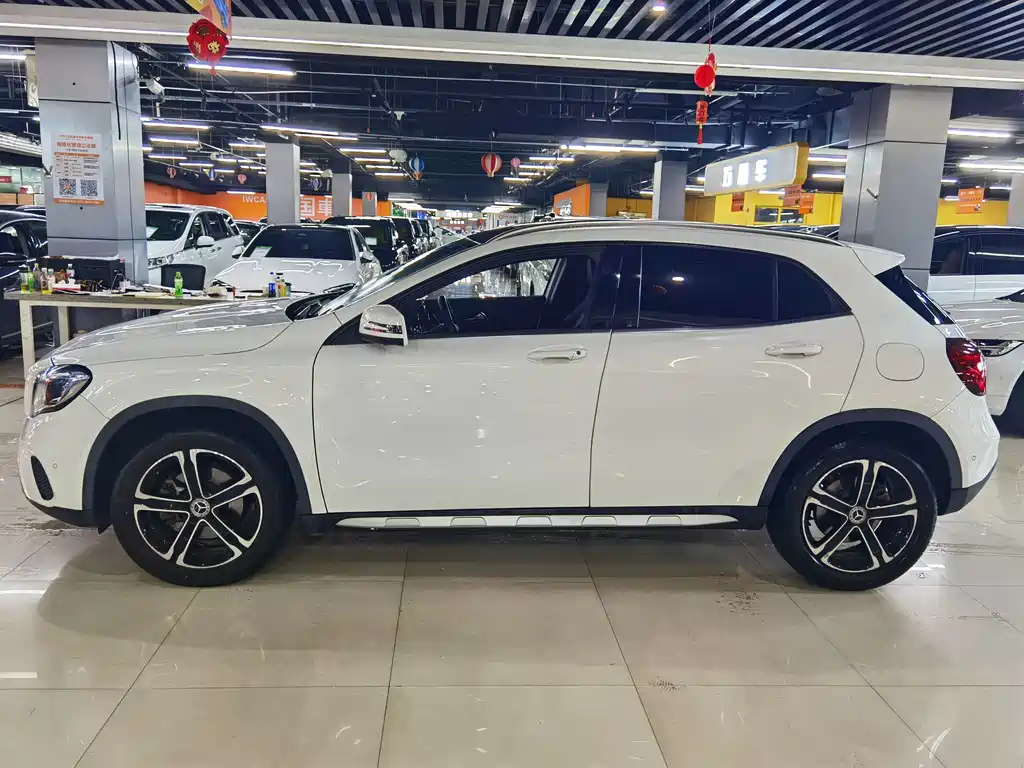 Mercedes-Benz GLA 2018 — фото 2